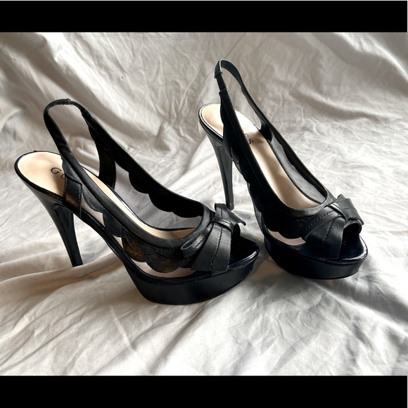 Guess Shoes - Black platform Guess shoes